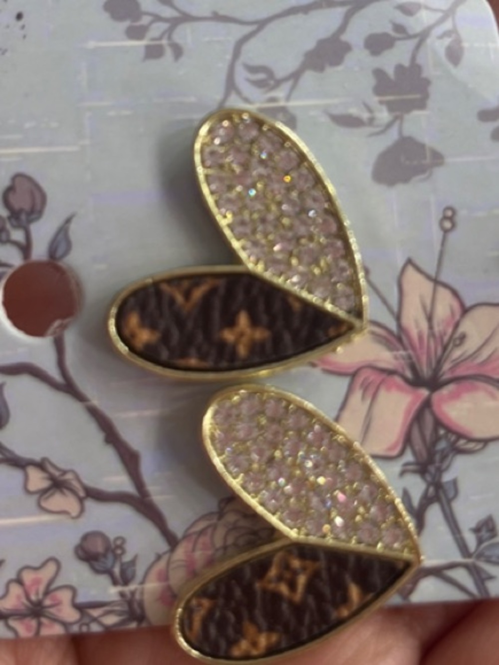 Gold-Tone Heart Stud Earrings with white Crystal and Brown Pattern